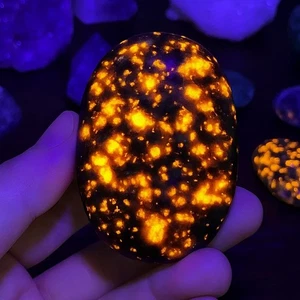 Rare Yooperlite Palm Stone Glowing Gem Healing Crystal UV Reactive Flame Stone - Picture 1 of 12
