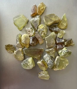 Nice Lot 334 Cts Natural Greenish Yellow Colour Sphene Rough - Picture 1 of 6