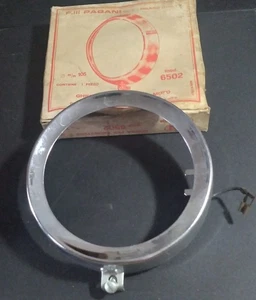 Lunette anneau de phare chromé 4,5" modèle 6502 Pagani (CEV 105) d'origine NOS - Photo 1/4
