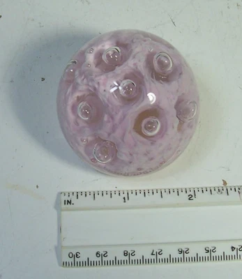 Pisapapeles vintage de Murano rosa con burbujas con pegatina original de Murano Foto 1 de 4