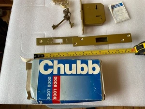 UNUSED CHUBB DOOR LOCK 5 LEVER SECURITY MORTICE DEADLOCK 2 KEYS BOX EXCELLENT - Picture 1 of 6