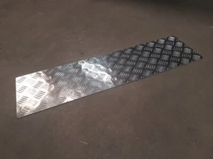 Aluzuschnitt Rechteckig Aluminium 3,5/5mm Riffelblech Quintett Schachtabdeckung - Bild 1 von 1