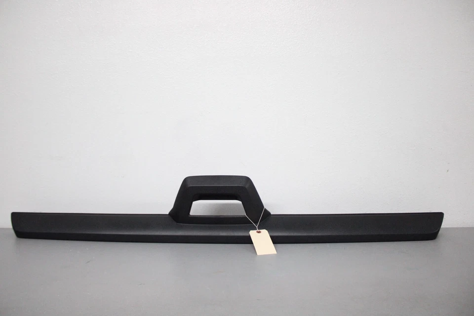 2007 2013 CHEVROLET AVALANCHE TAILGATE CAP TOP MOLDING Foto 1 de 4