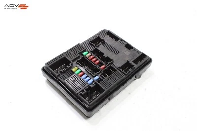 Nissan Pathfinder 2023 sala de motores relé de fusibles caja de conexiones OEM Foto 1 de 4