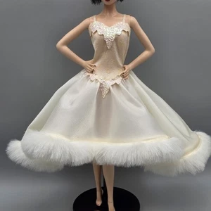 1989 HAPPY HOLIDAYS DRESS WHITE FUR TRIM EVENING GOWN FASHION DOLL CLOTHES - Picture 1 of 11