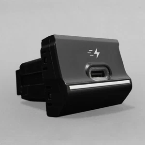 STEDI™ USBC (For Volkswagen Amarok Mid Dash 2016-2022) - Picture 1 of 6