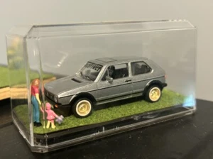 1/64 Custom Display - Picture 1 of 8