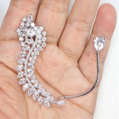 Pendiente de ala grande con racimo de circonita cúbica lateral derecho único oreja brazalete escalador sobre orugas Foto 1 de 4