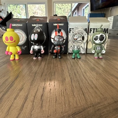 Lote de juguetes muñecas inflables Jamungo Kidrobot Medicom Kaiju Sdcc caja ciega Foto 1 de 4