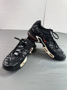 Nike Air Max Plus Größe 10,5 schwarz grau rot TXT 647315-080 Camouflage ohne Karton - Bild 1 von 9