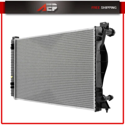 Radiador 2828 para 2001 2002-2005 Saturn L300 2001-2003 LW200 envío rápido gratuito Foto 1 de 4