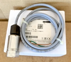 Siemens Pressure Sensor Refrigerant QBE2004-P25U 0…10V 1.5 M Cable UNF7/16-20 - Picture 1 of 6