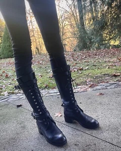 Vintage 90’s Italian LACE UP LEATHER COMBAT BOOTS Steampunk Biker Goth 9 40 Y2K - Foto 1 di 2