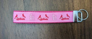St. Louis Cardinals Pink Wrist Strap Keychain - Picture 1 of 4
