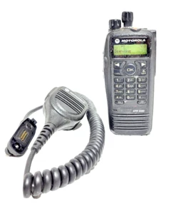 RADIO BIDIRECCIONAL MOTOROLA XPR6580 AAH55UCH9LB1AN - PARA PIEZAS / TAL CUAL - Imagen 1 de 8