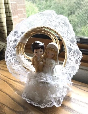 复古新奇西方婚礼蛋糕装饰花边和拉丽特 — 第 1/4 张图片