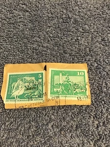 Estampillas postales RDA de colección Alemania BERLÍN monumento arquitectura VERDE lote 2 bienes - Imagen 1 de 4