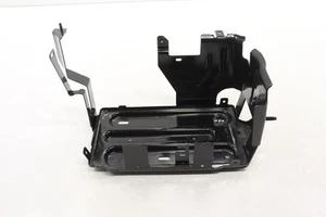 2020 Cadillac Xt6 Front Battery Tray Holder Support Mount Bracket 84615427 - Picture 1 of 12