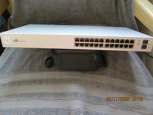 Ubiquiti Networks UniFi US-24 Port Gigabit Managed Switch with all accessories - Afbeelding 1 van 7