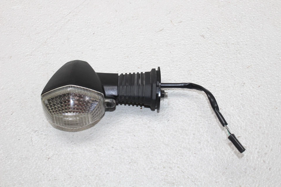 08-12 SUZUKI KATANA 650 GSX650F ПРАВЫЙ ПЕРЕДНИЙ ПОВОРОТНИК СВЕТОВОЙ ИНДИКАТОР - Изображение 1 из 4