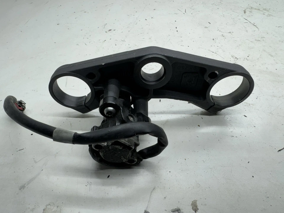 Suzuki GSXR 600/750 2006-2009 ¡Bloqueo de encendido OEM! ¡Con llave! Foto 1 de 4