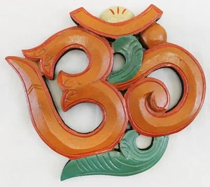 F1116 Hand Crafted Wooden Wall Hanging of great mantra 'Om" Made In Nepal - Picture 1 of 3