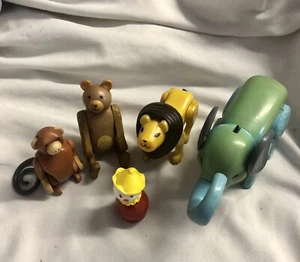 Vintage Fisher Price Little People Circus  Monkey Bear Lion Elephant Clown - Picture 1 of 2