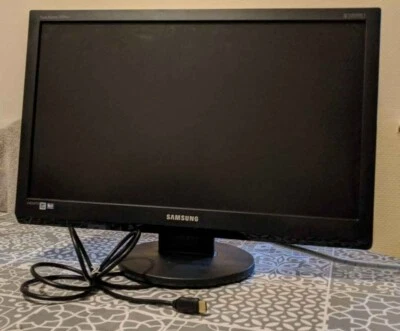 Samsung  SyncMaster 2494HS 24" LCD Monitor, built-in Speakers - Image 1 of 4