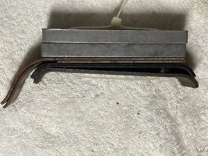 ALFA ROMEO 105 SERIES AXLE REBOUND STRAP PLATES, L+R IN GOOD USED CONDITION - Imagen 1 de 3