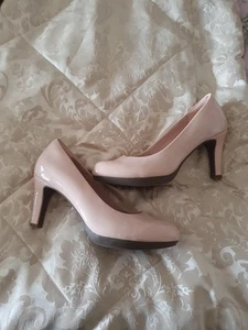 Clarks Collection Nude Patent Leather Court Shoes Ultimate Comfort UK 5.5 EU 39 - Picture 1 of 12