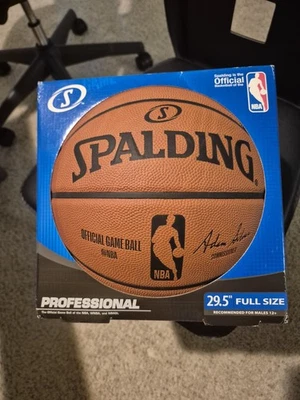 Balón de juego Spalding NBA Adam plateado nuevo en caja Foto 1 de 4