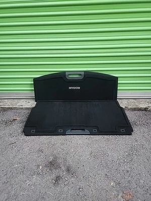 Capa de tapete de carga porta-malas Nissan Rogue 2014-2020 2 peças preta fabricante de equipamento original - Imagem 1 de 4