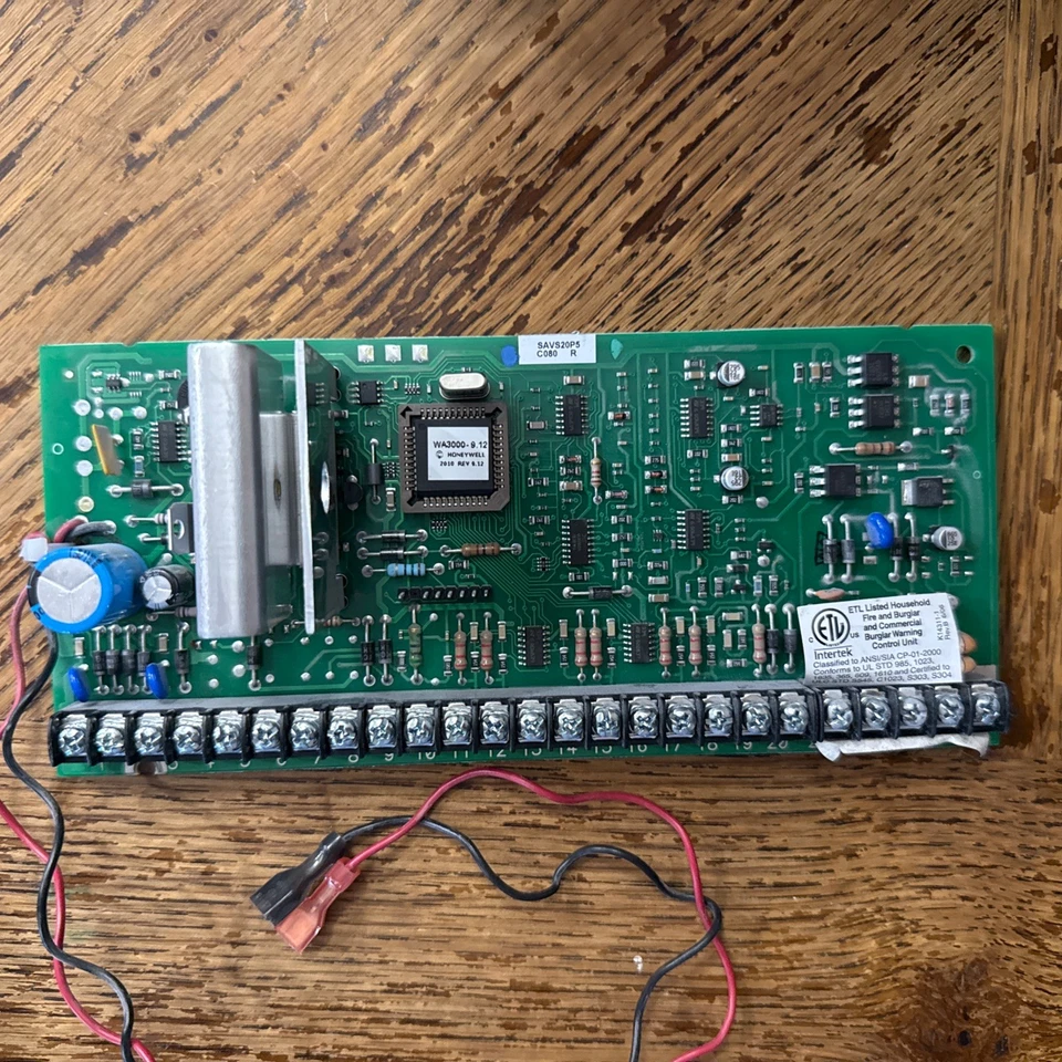 Control de alarma Honeywell Ademco Safewatch Pro 3000EN Vista 20p Wa3000- 9,12 Foto 1 de 1