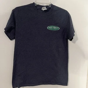 Camisa de cerveza Sweetwater Brewing Company Atlanta GA 420 - 2 caras logotipo azul Gildan - Imagen 1 de 4