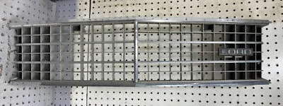 Parrilla Ford Fairmont 1979-1981 Foto 1 de 4