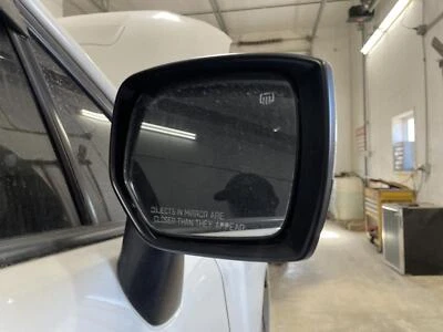 Espejo retrovisor derecho usado se adapta a: Subaru Wrx 2020 térmico sin intermitente grado derecho Foto 1 de 4