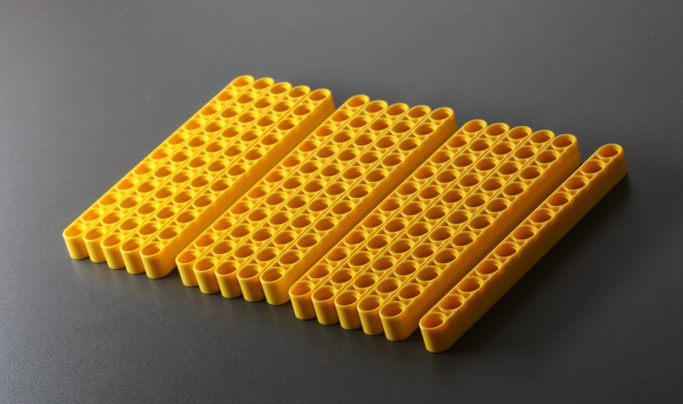 LEGO Technic: 16x Liftarm 1 x 11, gelb - Bild 1 von 1