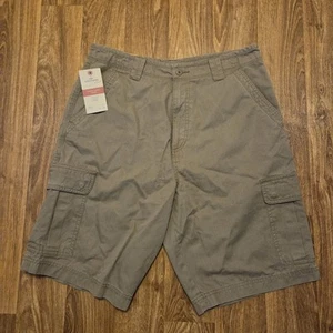 Dockers Shorts Men Sz 33 Khaki Iconic Cargo Flat Front Loose Fit New - Picture 1 of 9