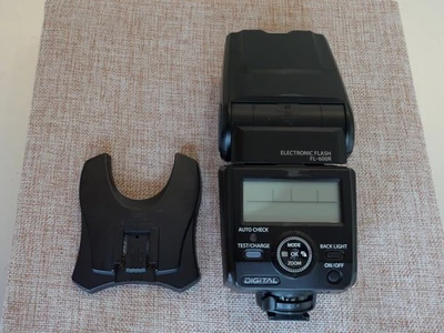 Olympus FL-600R Flash, for Olympus, OM, and Panasonic LUMIX, excellent condition - Image 1 of 4