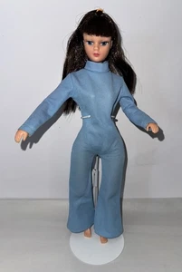 Vintage Uneeda 1969 brünette Haare Dollikin 11" Action Girl Puppe GELENKPUPPE - Bild 1 von 6