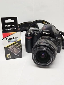 Nikon D D40x digitale 10,2-MP-Spiegelreflexkamera – AF-S DX Nikkor 18–55 mm GETESTET Weihnachten - Bild 1 von 23