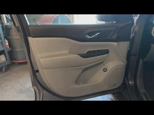 Panel de moldura interior de puerta delantera izquierda usado se adapta a: 2019 GMC Acadia Grado A - Imagen 1 de 2