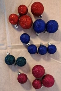 15 BUNTER FUNKELNDER RUNDER WEIHNACHTSSCHMUCK FÜR KLEINE BIS MITTELGROSSE BAUM - Bild 1 von 6