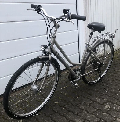 City-/Trekking-Fahrrad, 28 Zoll, 24-Gang, Federung Nabendynamo LED-Licht - Bild 1 von 4