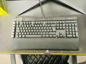 Corsair K100 RGB Optisch-Mechanische Gaming-Tastatur (CORSAIR OPX Optical - Bild 1 von 5