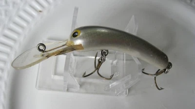 Vintage Bagley's Smoo #2 gray shad - Image 1 of 4