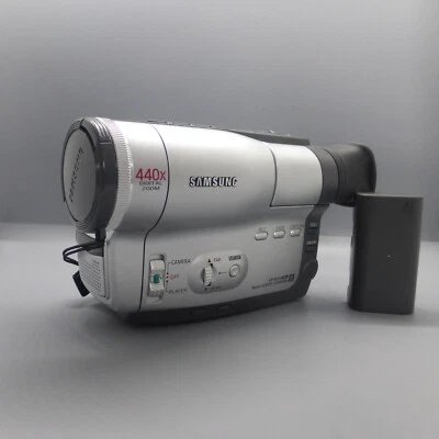 Samsung VP-M50 Handheld 8mm Cassette Camcorder Silver Tested - Image 1 of 4