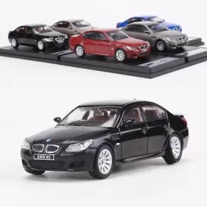 Modellino auto BMW M5 E60 L 1:64 lega pressofusa 6 colori giocattolo da collezione - Foto 1 di 7
