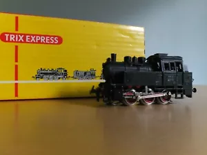 Trix Express HO 2211 (211) 3 rail DC 0-6-0 steam locomotive in original box - Picture 1 of 8