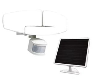 Sunforce Triple Head LED Solar Motion Activated Security Light 2000 Lumens new - Picture 1 of 4